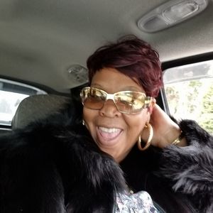 Meet your Posher, Sheneca